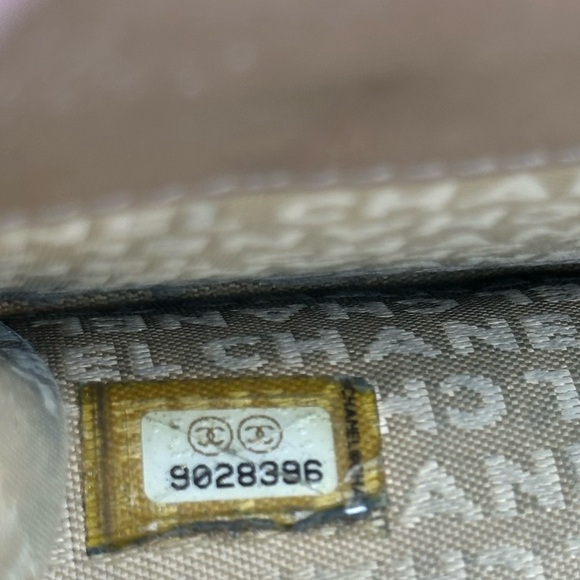 Chanel Beige Compact Wallet - Picture 12 of 16